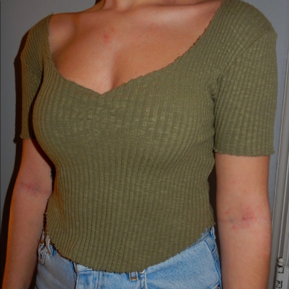 Green short sleeve top